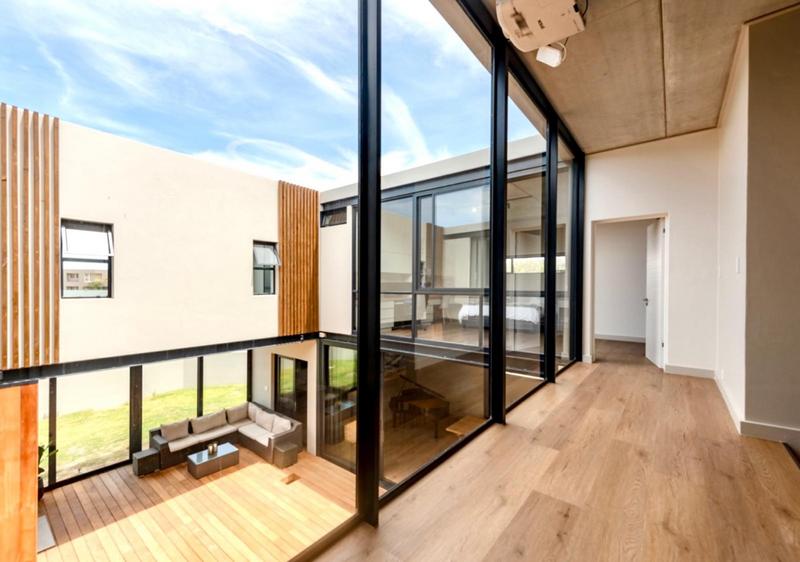 To Let 4 Bedroom Property for Rent in Keurboomstrand Western Cape